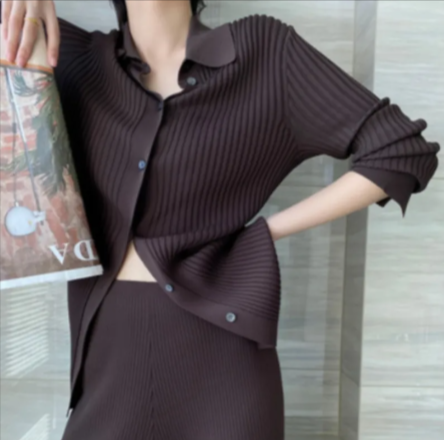 Gebreide Outfit met Lange Kraag – Cardigan & Broek Set
