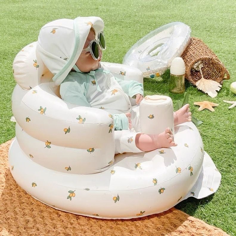 Babystoel voor Eten & Bad – deze heb je nodig om je handen vrij te hebben.